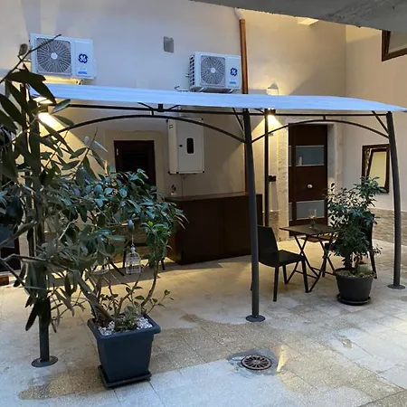 Il Cortiletto28 & House Apartament Syrakuzy